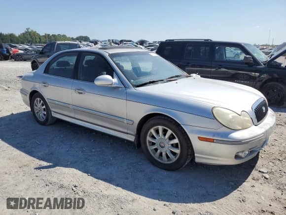 2002 Hyundai Sonata GLS with VIN KMHWF35H62A595535, listed as a Copart auction lot 68126284 with 245,493 mi miles and Clean title. Bid and sale history available at DreamBid. Image 4.