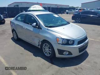 2013 Chevrolet Sonic LT с VIN 1G1JC5SHXD4105177, выставлен на аукционе IAAI как лот 42761148 с пробегом 115 134 миль миль и . История ставок и продаж доступна на DreamBid. Изображение 1.