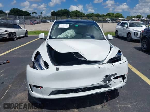 2024 Tesla Model Y с VIN 7SAYGDED3RF019239, выставлен на аукционе IAAI как лот 42978849 с пробегом 14 551 миль миль и . История ставок и продаж доступна на DreamBid. Изображение 12.
