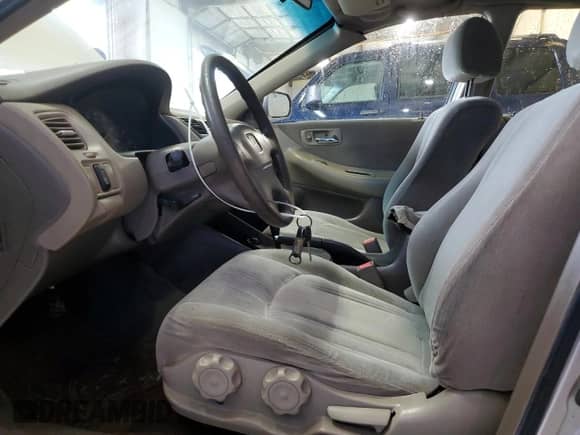 2000 Honda Accord LX with VIN 1HGCG6656YA117880, listed as a Copart auction lot 80198175 with 280,077 mi miles and Clean title. Bid and sale history available at DreamBid. Image 7.