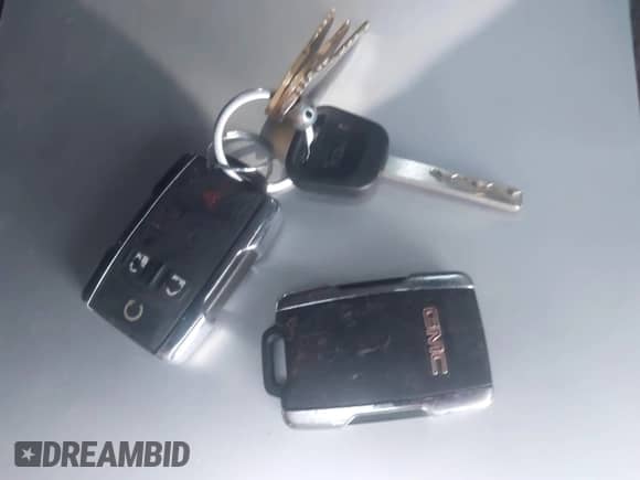 2014 GMC Sierra 1500 Denali with VIN 3GTU2WEC2EG398719, listed as a IAAI auction lot 43277997 with 252,717 mi miles and . Bid and sale history available at DreamBid. Image 11.