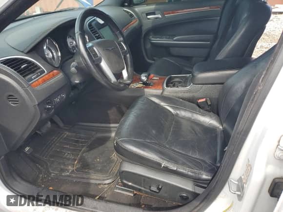 2012 Chrysler 300 Limited с VIN 2C3CCACG0CH310737, выставлен на аукционе Copart как лот 82210785 с пробегом 193 170 миль миль и Чистый • Clean title. История ставок и продаж доступна на DreamBid. Изображение 7.