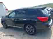 2017 Nissan Pathfinder SL z VIN 5N1DR2MM5HC611759, wystawiony jako IAAI lot #42030917 z przebiegiem 103 548 mil mil oraz . Historia ofert i sprzedaży dostępna na DreamBid. Obrazek 14.