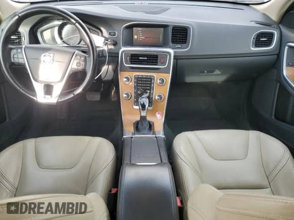 2018 Volvo S60 Inscription Platinum с VIN LYV402TMXJB157406, выставлен на аукционе Copart как лот 43436405 с пробегом 114 480 миль миль и Списание • Salvage title. История ставок и продаж доступна на DreamBid. Изображение 8.