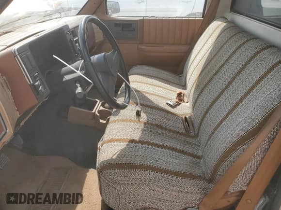 1988 Chevrolet S-10 with VIN 1GCBS14E7J8229857, listed as a Copart auction lot 56943655 with 135,109 mi miles and Clean title. Bid and sale history available at DreamBid. Image 7.