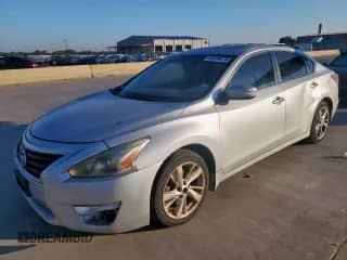 2015 Nissan Altima SL with VIN 1N4AL3AP3FN338289, listed as a Copart auction lot 82286675 with 209,538 mi miles and Clean title. Bid and sale history available at DreamBid. Image 1.