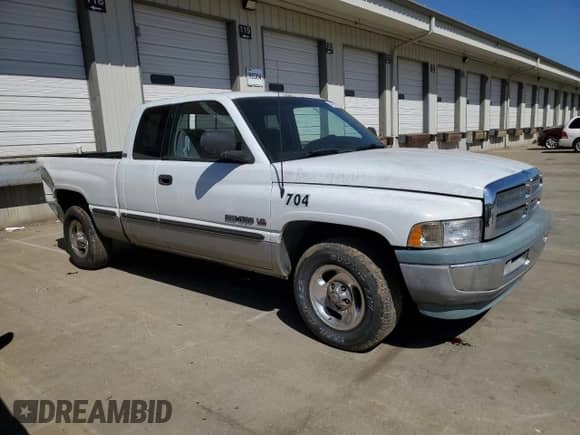 1998 Dodge 1500 с VIN 1B7HC13Z7WJ126885, выставлен на аукционе Copart как лот 48674135 с пробегом 264 080 миль миль и Списание • Salvage title. История ставок и продаж доступна на DreamBid. Изображение 4.