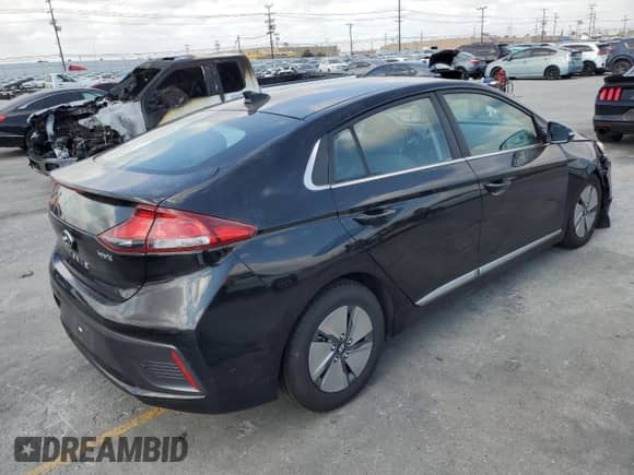 2021 Hyundai Ioniq SE с VIN KMHC75LC8MU255145, выставлен на аукционе Copart как лот 71652425 с пробегом 106 369 миль миль и Списание • Salvage title. История ставок и продаж доступна на DreamBid. Изображение 3.