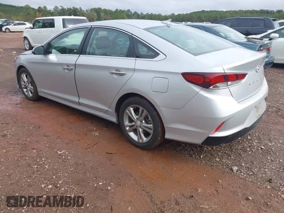 2018 Hyundai Sonata Limited с VIN 5NPE34AF0JH610007, выставлен на аукционе IAAI как лот 43538216 с пробегом 105 307 миль миль и . История ставок и продаж доступна на DreamBid. Изображение 3.