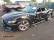 2017 Ford Mustang V6 z VIN 1FATP8EM5H5285088, wystawiony jako IAAI lot #43135719 z przebiegiem 76 248 mil mil oraz . Historia ofert i sprzedaży dostępna na DreamBid. Obrazek 2.