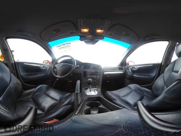 2004 Volvo S60 R с VIN YV1RH52YX42315098, выставлен на аукционе IAAI как лот 42224311 с пробегом 210 883 миль миль и . История ставок и продаж доступна на DreamBid. Изображение 18.