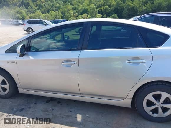 2015 Toyota Prius Four z VIN JTDKN3DU2F1911359, wystawiony jako IAAI lot #43049250 z przebiegiem 259 327 mil mil oraz . Historia ofert i sprzedaży dostępna na DreamBid. Obrazek 14.