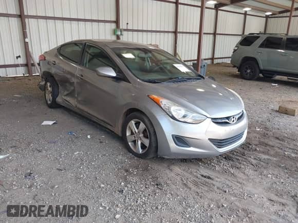 2011 Hyundai Elantra GLS z VIN KMHDH4AEXBU105809, wystawiony jako IAAI lot #42858512 z przebiegiem 121 891 mil mil oraz . Historia ofert i sprzedaży dostępna na DreamBid. Obrazek 1.