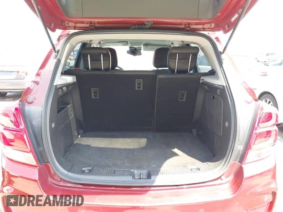 2021 Chevrolet Trax LT с VIN KL7CJLSM3MB373102, выставлен на аукционе IAAI как лот 42485106 с пробегом 64 225 миль миль и . История ставок и продаж доступна на DreamBid. Изображение 17.