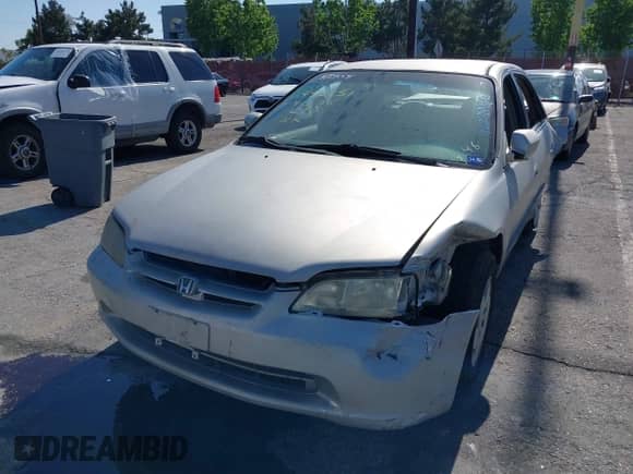 1998 Honda Accord LX z VIN 1HGCG1642WA065770, wystawiony jako IAAI lot #42278962 z przebiegiem 358 127 mil mil oraz . Historia ofert i sprzedaży dostępna na DreamBid. Obrazek 6.