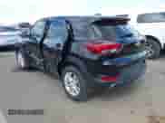 2022 Chevrolet TrailBlazer LS z VIN KL79MMS20NB103915, wystawiony jako IAAI lot #42041476 z przebiegiem 42 706 mil mil oraz . Historia ofert i sprzedaży dostępna na DreamBid. Obrazek 3.