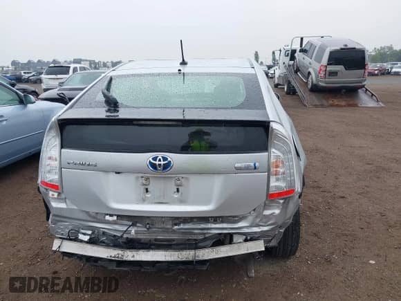 2013 Toyota Prius z VIN JTDKN3DP7D3040003, wystawiony jako IAAI lot #43111403 z przebiegiem 311 455 mil mil oraz . Historia ofert i sprzedaży dostępna na DreamBid. Obrazek 6.