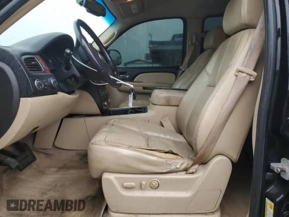 2007 Chevrolet Suburban LTZ z VIN 3GNFK163X7G269745, wystawiony jako Copart lot #81144565 z przebiegiem 328 322 mil mil oraz Szkoda całkowita • Salvage title. Historia ofert i sprzedaży dostępna na DreamBid. Obrazek 7.
