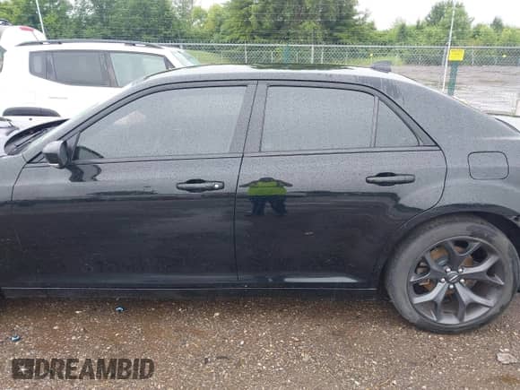 2021 Chrysler 300 S with VIN 2C3CCABG2MH626322, listed as a IAAI auction lot 42634479 with 78,210 mi miles and . Bid and sale history available at DreamBid. Image 15.