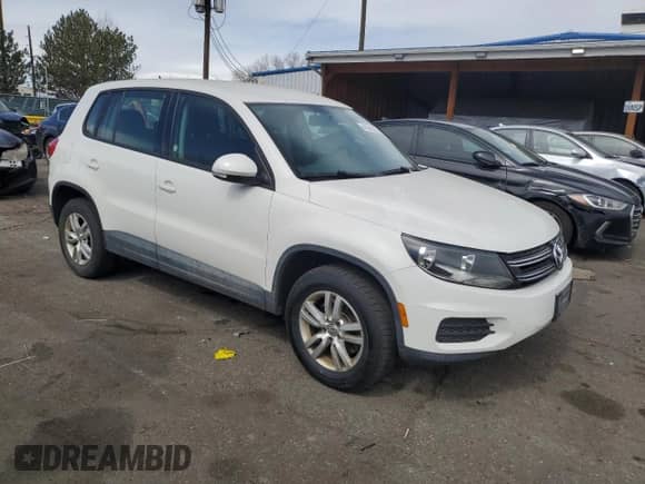 2013 Volkswagen Tiguan SE with VIN WVGAV3AX1DW581560, listed as a Copart auction lot 49342225 with 95,341 mi miles and Clean title. Bid and sale history available at DreamBid. Image 4.