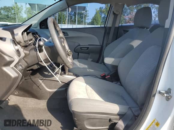 2016 Chevrolet Sonic LS с VIN 1G1JA5SH3G4116743, выставлен на аукционе Copart как лот 65826325 с пробегом 81 488 миль миль и Списание • Salvage title. История ставок и продаж доступна на DreamBid. Изображение 7.