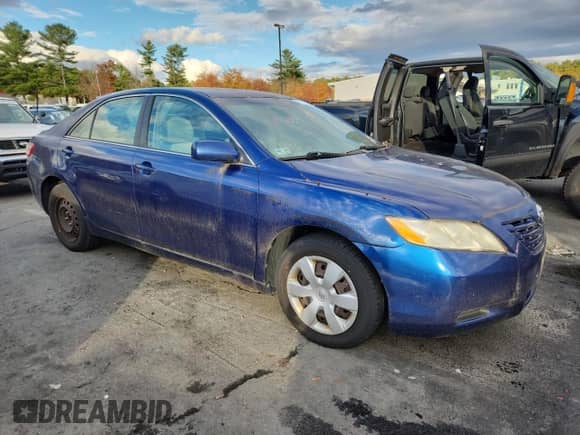 2007 Toyota Camry CE z VIN 4T1BE46K67U175653, wystawiony jako Copart lot #85743085 z przebiegiem 198 447 mil mil oraz Czysty tytuł • Clean title. Historia ofert i sprzedaży dostępna na DreamBid. Obrazek 4.