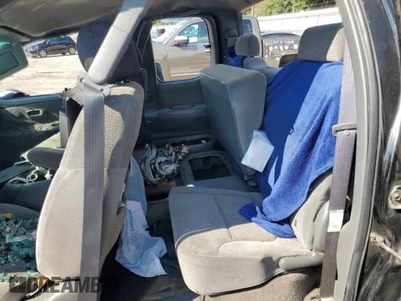 2003 Toyota Tundra Limited z VIN 5TBRT38133S373184, wystawiony jako Copart lot #71269315 z przebiegiem Nie podano mil oraz Nie do naprawy • Non repairable. Historia ofert i sprzedaży dostępna na DreamBid. Obrazek 10.