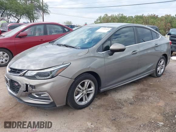 2017 Chevrolet Cruze LT z VIN 1G1BE5SMXH7215310, wystawiony jako IAAI lot #43400905 z przebiegiem 129 073 mil mil oraz . Historia ofert i sprzedaży dostępna na DreamBid. Obrazek 17.