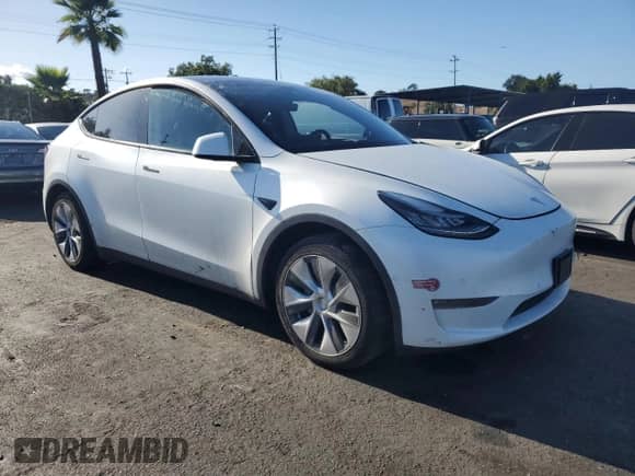 2020 Tesla Model Y Long Range z VIN 5YJYGDEE8LF035241, wystawiony jako Copart lot #85201715 z przebiegiem 60 134 mil mil oraz Szkoda całkowita • Salvage title. Historia ofert i sprzedaży dostępna na DreamBid. Obrazek 4.