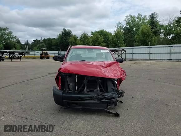 2012 Chevrolet Silverado 1500 Work Truck z VIN 1GCNKPEA4CZ100743, wystawiony jako Copart lot #70768315 z przebiegiem 183 019 mil mil oraz Szkoda całkowita • Salvage title. Historia ofert i sprzedaży dostępna na DreamBid. Obrazek 14.