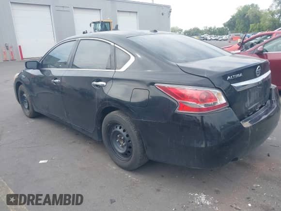 2015 Nissan Altima S z VIN 1N4AL3AP3FC457570, wystawiony jako IAAI lot #43128513 z przebiegiem 215 727 mil mil oraz . Historia ofert i sprzedaży dostępna na DreamBid. Obrazek 3.