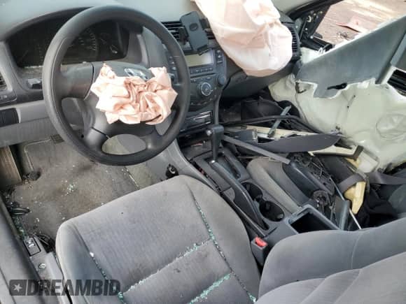 2004 Honda Accord LX с VIN 1HGCM56374A155176, выставлен на аукционе Copart как лот 69622705 с пробегом 123 800 миль миль и На запчасти • Non repairable. История ставок и продаж доступна на DreamBid. Изображение 8.