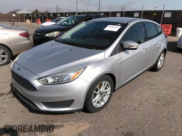 2015 Ford Focus SE с VIN 1FADP3K25FL307092, выставлен на аукционе IAAI как лот 41883767 с пробегом 89 381 миль миль и . История ставок и продаж доступна на DreamBid. Изображение 2.