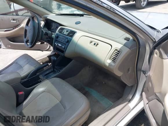 1998 Honda Accord EX with VIN 1HGCG6671WA055058, listed as a IAAI auction lot 42526616 with 274,878 mi miles and . Bid and sale history available at DreamBid. Image 5.