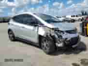 2017 Chevrolet Bolt EV Premier z VIN 1G1FX6S01H4161198, wystawiony jako Copart lot #69126883 z przebiegiem 88 117 mil mil oraz . Historia ofert i sprzedaży dostępna na DreamBid. Obrazek 4.