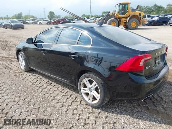 2015 Volvo S60 T5 Premier с VIN YV1612TK7F1357446, выставлен на аукционе IAAI как лот 41867566 с пробегом 90 023 миль миль и . История ставок и продаж доступна на DreamBid. Изображение 3.