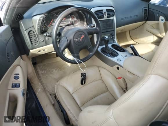 2005 Chevrolet Corvette z VIN 1G1YY34U355129511, wystawiony jako Copart lot #83842964 z przebiegiem 11 798 mil mil oraz Szkoda całkowita • Salvage title. Historia ofert i sprzedaży dostępna na DreamBid. Obrazek 8.