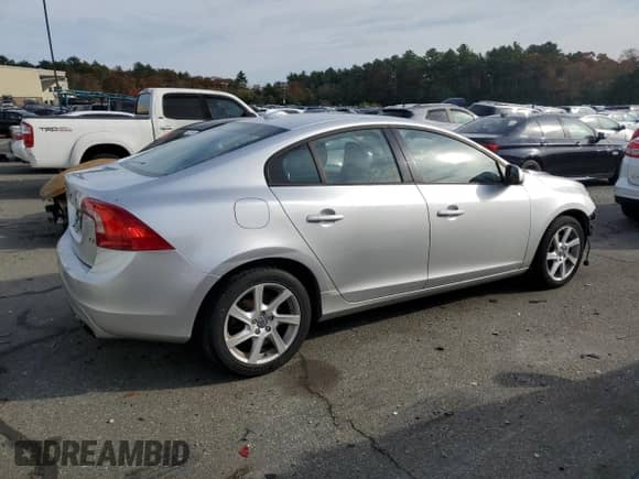 2015 Volvo S60 с VIN YV126MFA9F1316573, выставлен на аукционе Copart как лот 78624584 с пробегом 151 677 миль миль и Списание • Salvage title. История ставок и продаж доступна на DreamBid. Изображение 3.