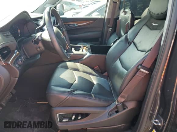 2017 Cadillac Escalade ESV Luxury с VIN 1GYS4HKJ1HR317983, выставлен на аукционе Copart как лот 66215615 с пробегом 32 861 миль миль и Списание • Salvage title. История ставок и продаж доступна на DreamBid. Изображение 7.