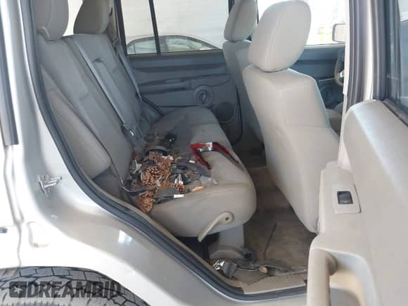 2008 Jeep Commander Sport с VIN 1J8HG48K98C175412, выставлен на аукционе IAAI как лот 42950799 с пробегом 140 226 миль миль и . История ставок и продаж доступна на DreamBid. Изображение 8.