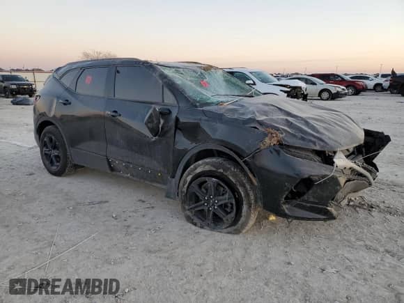 2024 Chevrolet Blazer LT z VIN 3GNKBDR49RS182181, wystawiony jako Copart lot #85590934 z przebiegiem Nie podano mil oraz Szkoda całkowita • Salvage title. Historia ofert i sprzedaży dostępna na DreamBid. Obrazek 4.