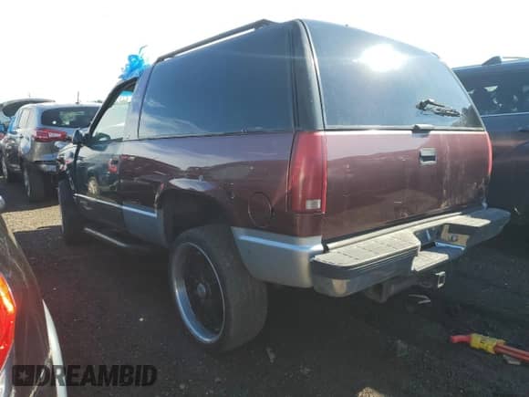 1997 Chevrolet Tahoe z VIN 3GNEK18R2VG123186, wystawiony jako Copart lot #78948114 z przebiegiem 226 217 mil mil oraz Szkoda całkowita • Salvage title. Historia ofert i sprzedaży dostępna na DreamBid. Obrazek 2.