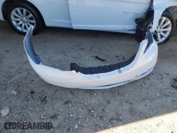 2014 Chrysler 200 Touring z VIN 1C3BCBEG2EN156542, wystawiony jako Copart lot #41880375 z przebiegiem 31 240 mil mil oraz Szkoda całkowita • Salvage title. Historia ofert i sprzedaży dostępna na DreamBid. Obrazek 12.