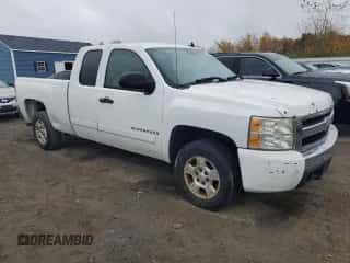 2008 Chevrolet Silverado 1500 1LT z VIN 2GCEC19J581132699, wystawiony jako Copart lot #82658015 z przebiegiem Nie podano mil oraz Czysty tytuł • Clean title. Historia ofert i sprzedaży dostępna na DreamBid. Obrazek 4.