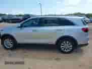 2019 Kia Sorento LX z VIN 5XYPGDA34KG437524, wystawiony jako IAAI lot #43227964 z przebiegiem 124 831 mil mil oraz . Historia ofert i sprzedaży dostępna na DreamBid. Obrazek 14.