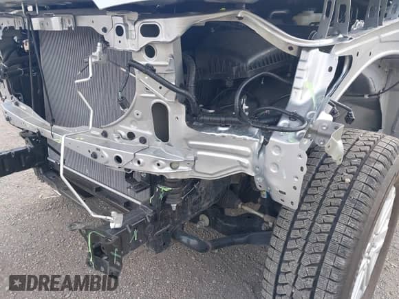 2025 Toyota Tundra SR5 with VIN 5TFLA5EC9SX039416, listed as a IAAI auction lot 41676232 with 1,032 mi miles and . Bid and sale history available at DreamBid. Image 6.