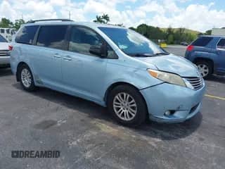 2015 Toyota Sienna XLE with VIN 5TDYK3DC3FS537633, listed as a IAAI auction lot 42534653 with 250,730 mi miles and . Bid and sale history available at DreamBid. Image 1.