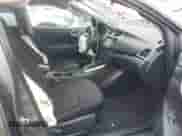 2017 Nissan Sentra SR z VIN 3N1AB7AP2HY240688, wystawiony jako IAAI lot #41573565 z przebiegiem 114 681 mil mil oraz . Historia ofert i sprzedaży dostępna na DreamBid. Obrazek 5.