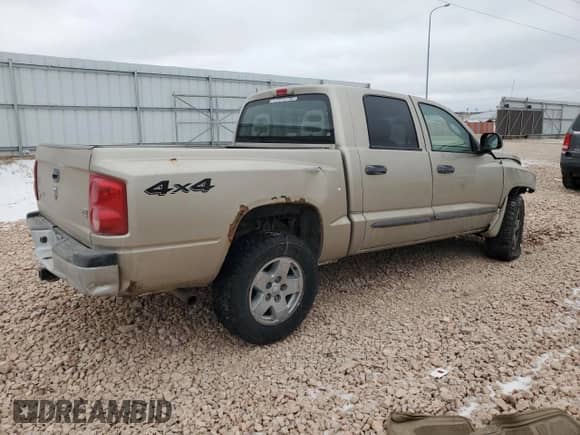 2005 Dodge Dakota SLT с VIN 1D7HW48NX5S151759, выставлен на аукционе Copart как лот 44427465 с пробегом Не указан миль и Чистый • Clean title. История ставок и продаж доступна на DreamBid. Изображение 3.