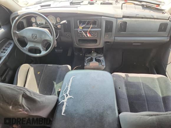 2003 Dodge 1500 ST с VIN 1D7HA18N63J622709, выставлен на аукционе Copart как лот 82082925 с пробегом 260 398 миль миль и Списание • Salvage title. История ставок и продаж доступна на DreamBid. Изображение 8.